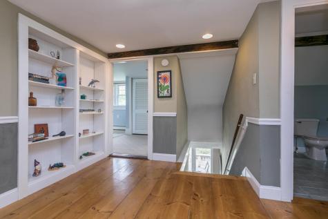 1 Lilac Lane Falmouth ME 04105