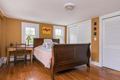 1 Lilac Lane Falmouth ME 04105