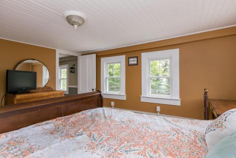 1 Lilac Lane Falmouth ME 04105