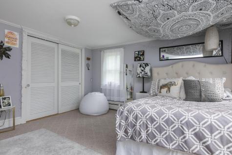 1 Lilac Lane Falmouth ME 04105