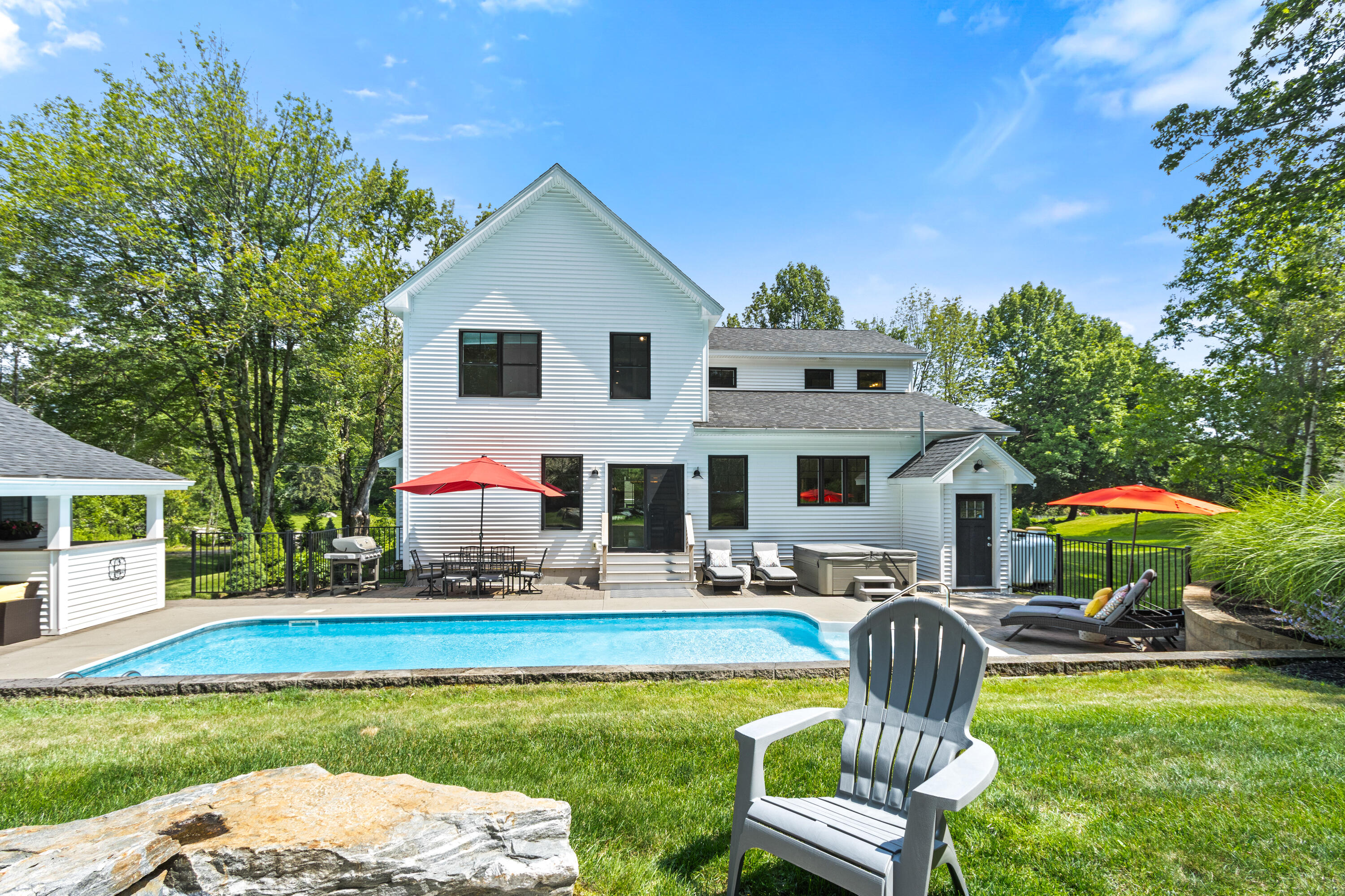 56 Ledgewood Drive Falmouth ME 04105