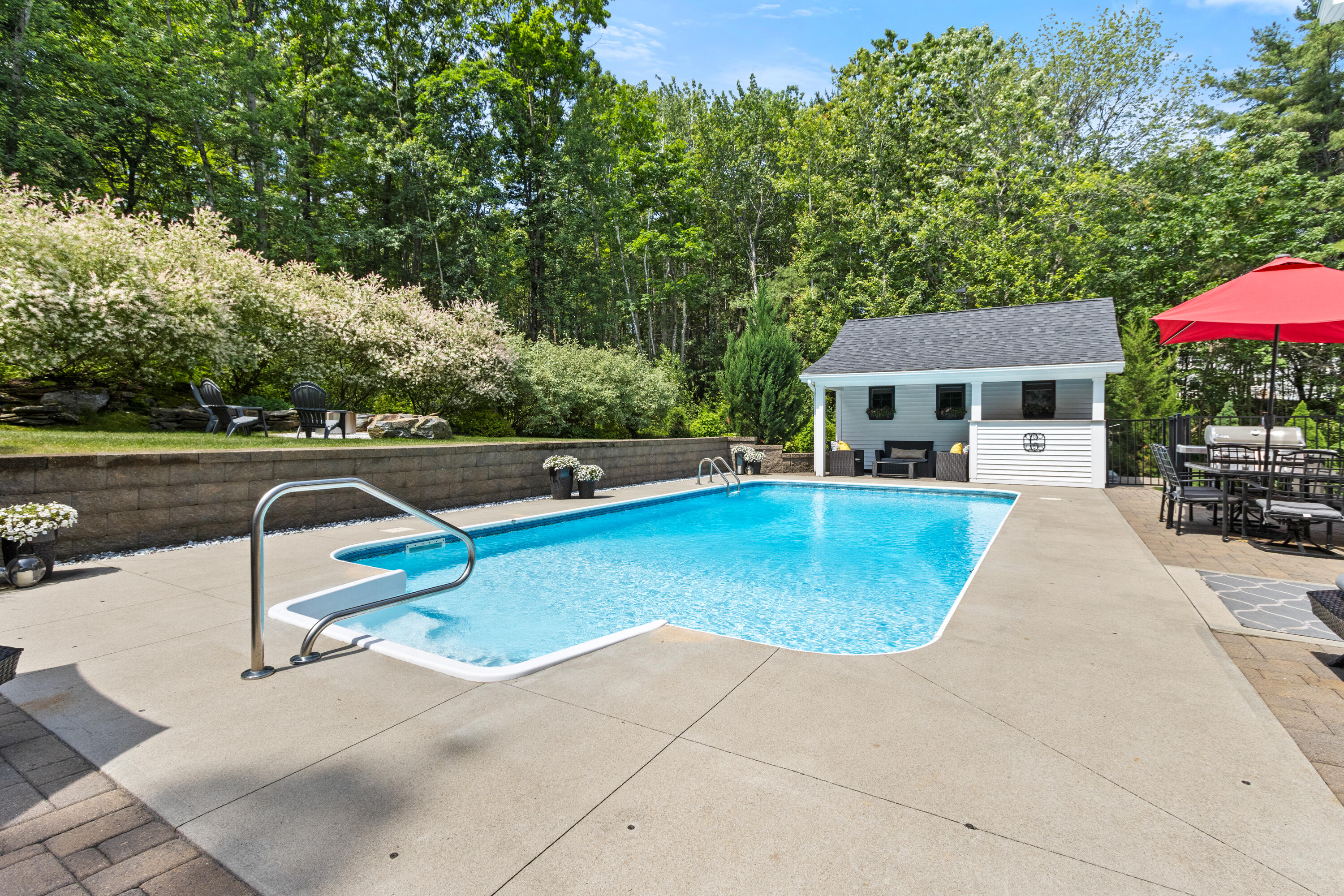 56 Ledgewood Drive Falmouth ME 04105
