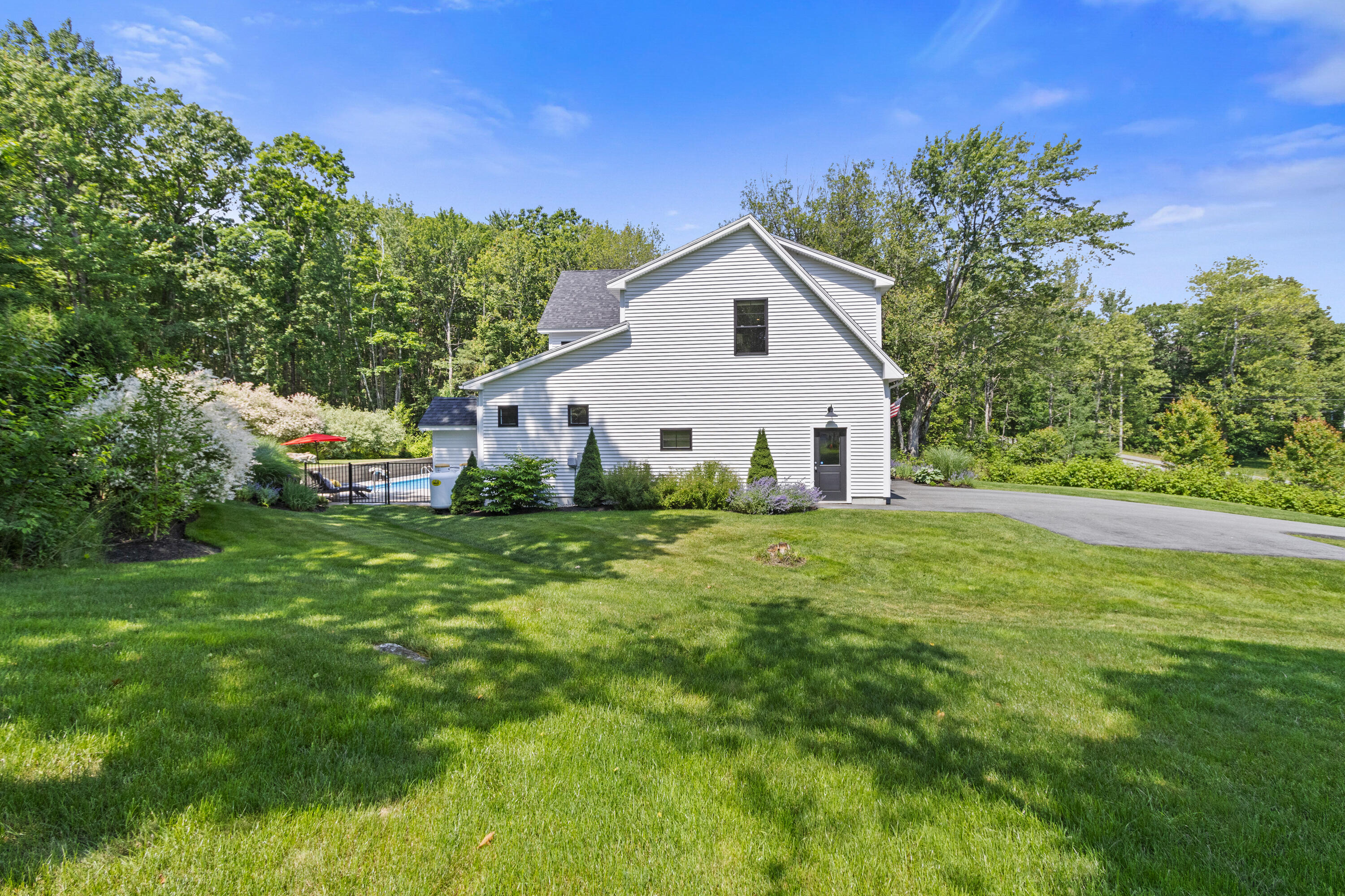 56 Ledgewood Drive Falmouth ME 04105