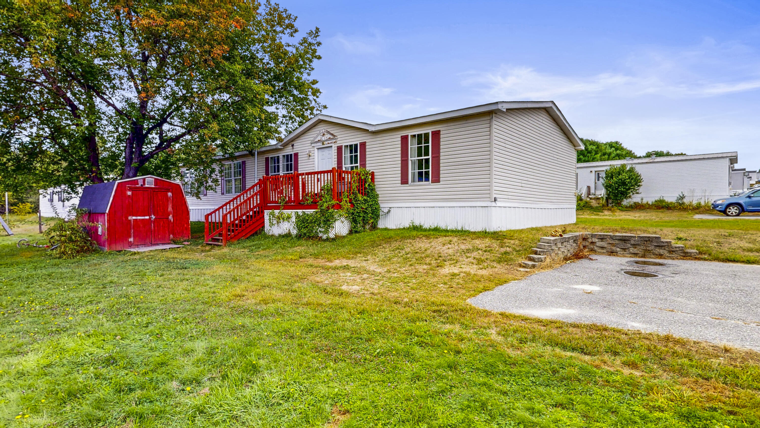 33 Dunlop Avenue Mechanic Falls ME 04256