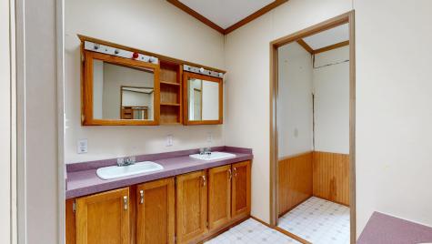 33 Dunlop Avenue Mechanic Falls ME 04256