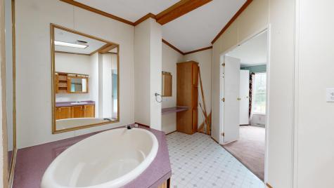 33 Dunlop Avenue Mechanic Falls ME 04256