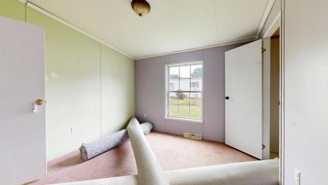 33 Dunlop Avenue Mechanic Falls ME 04256