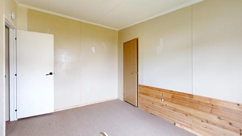 33 Dunlop Avenue Mechanic Falls ME 04256