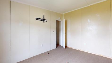 33 Dunlop Avenue Mechanic Falls ME 04256