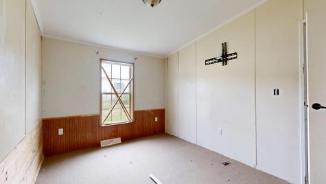 33 Dunlop Avenue Mechanic Falls ME 04256