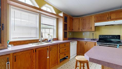 33 Dunlop Avenue Mechanic Falls ME 04256