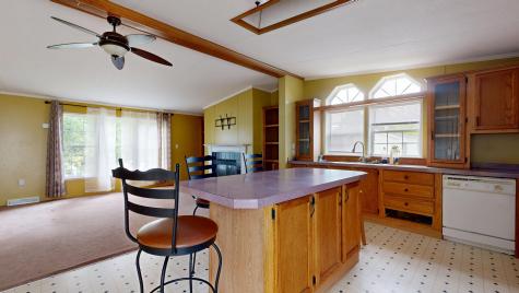 33 Dunlop Avenue Mechanic Falls ME 04256