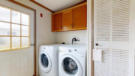 33 Dunlop Avenue Mechanic Falls ME 04256