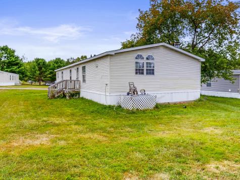 33 Dunlop Avenue Mechanic Falls ME 04256