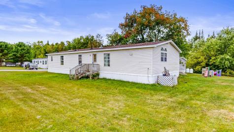 33 Dunlop Avenue Mechanic Falls ME 04256