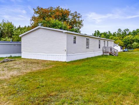 33 Dunlop Avenue Mechanic Falls ME 04256