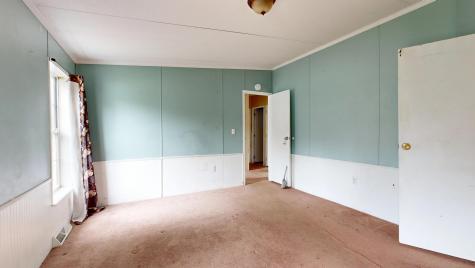 33 Dunlop Avenue Mechanic Falls ME 04256