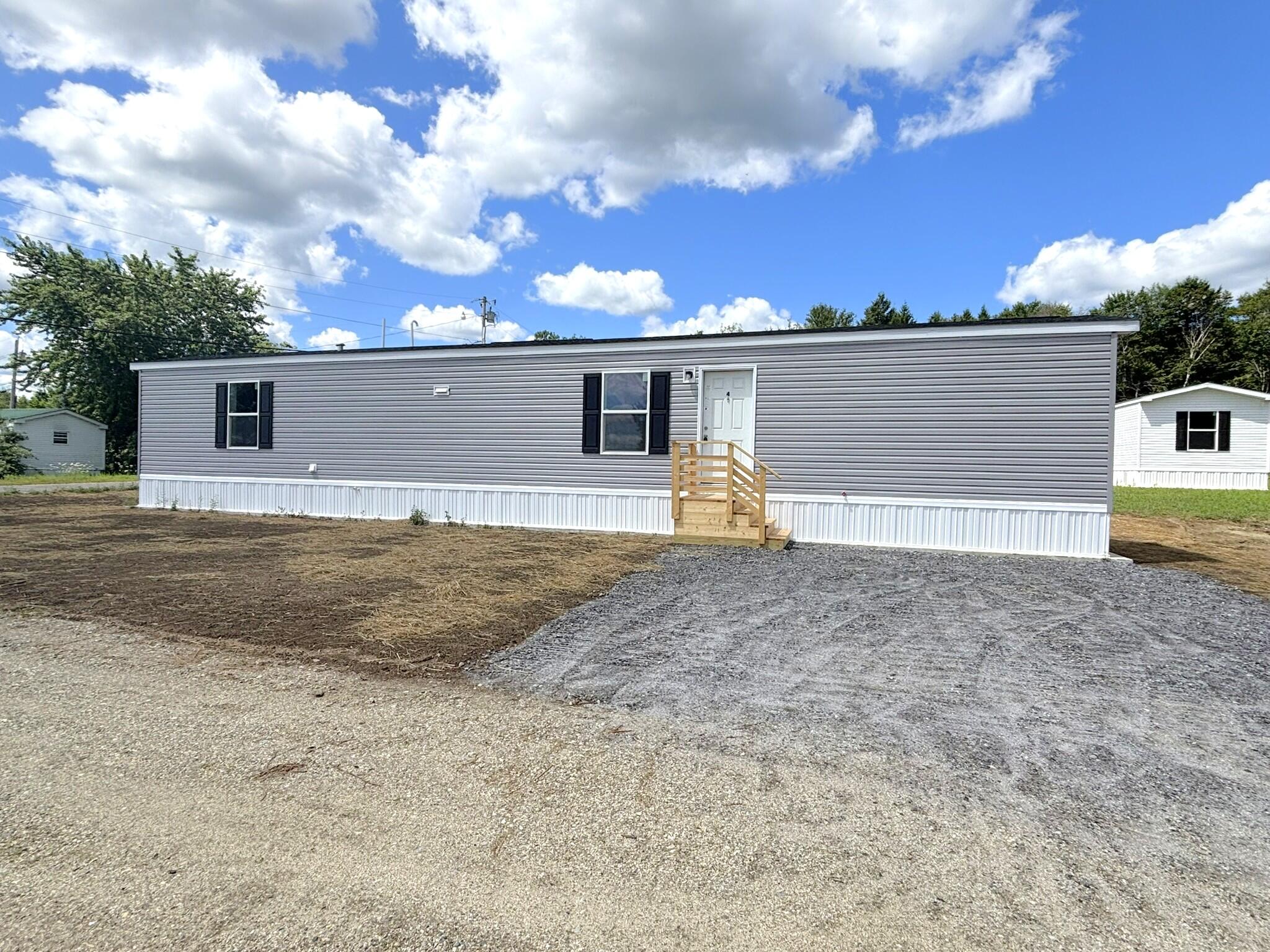 21 Winter Drive Farmingdale ME 04344