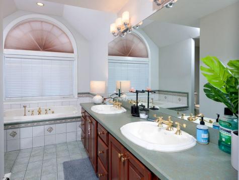 13 Jeffrey Drive York ME 03909