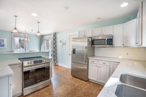 46 Hillside Avenue South Portland ME 04106