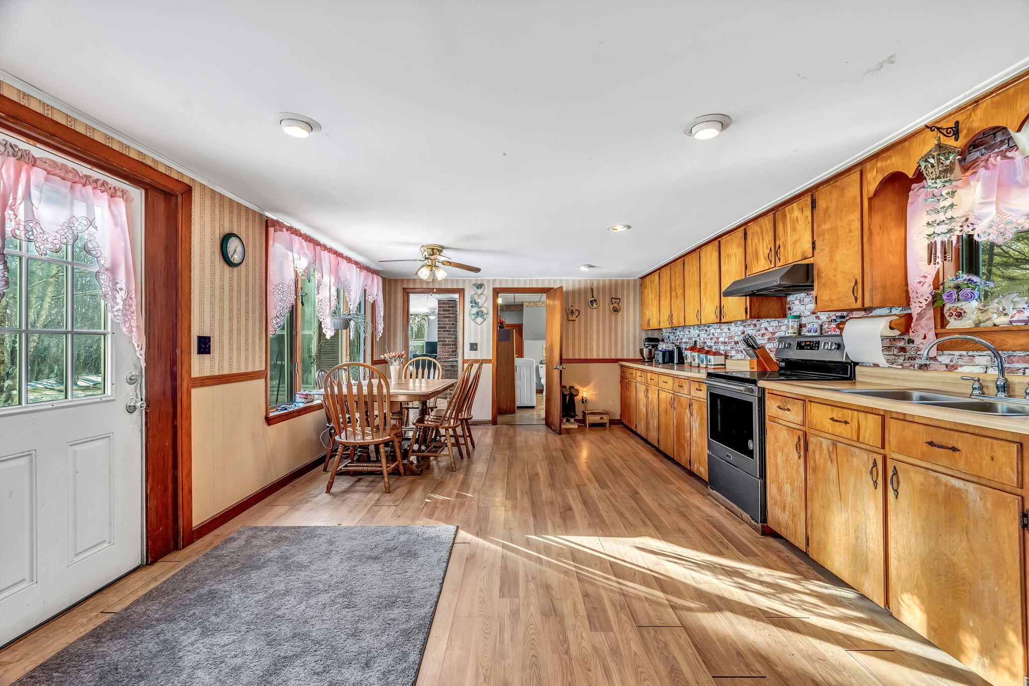 109 Waldoboro Road Friendship ME 04547