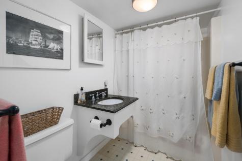 27 Academy Street South Berwick ME 03908
