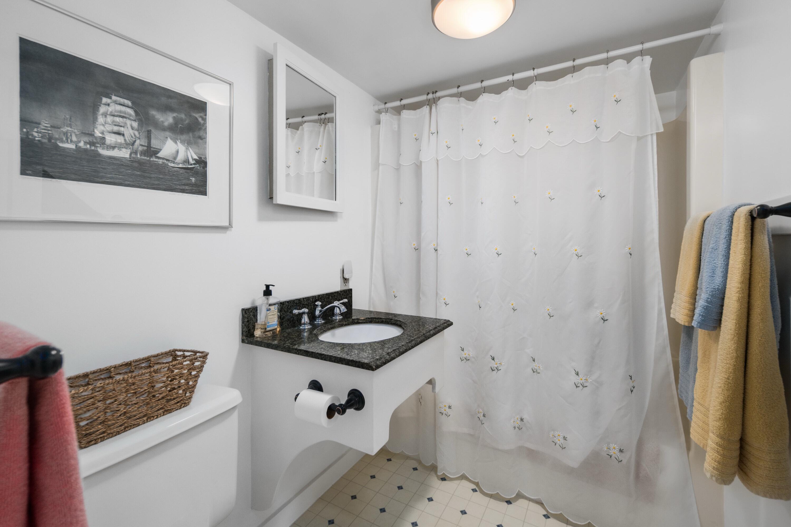 27 Academy Street South Berwick ME 03908