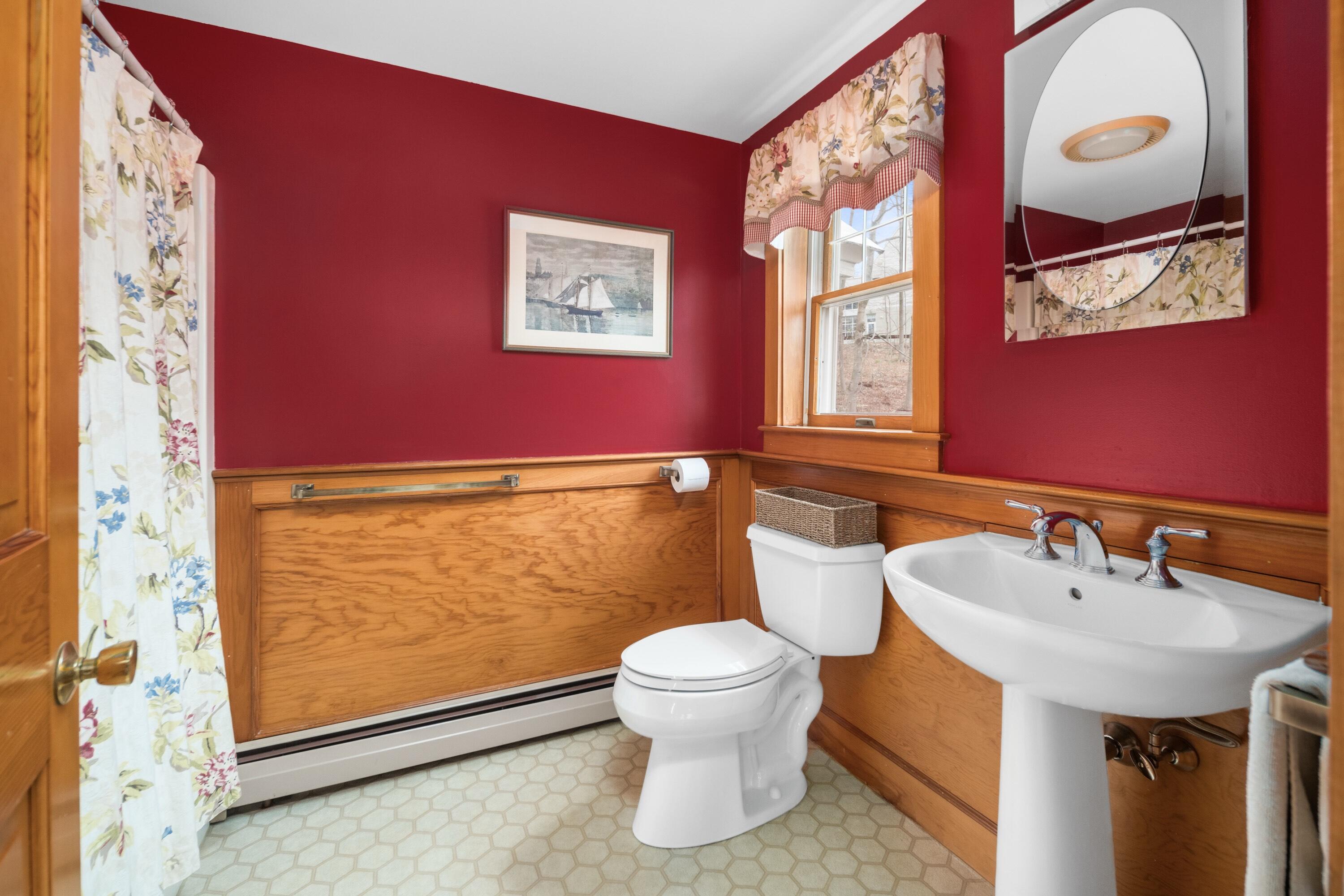 27 Academy Street South Berwick ME 03908