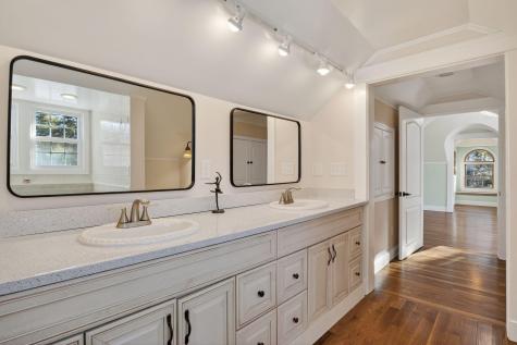 31 Old Blue Point Road Scarborough ME 04074