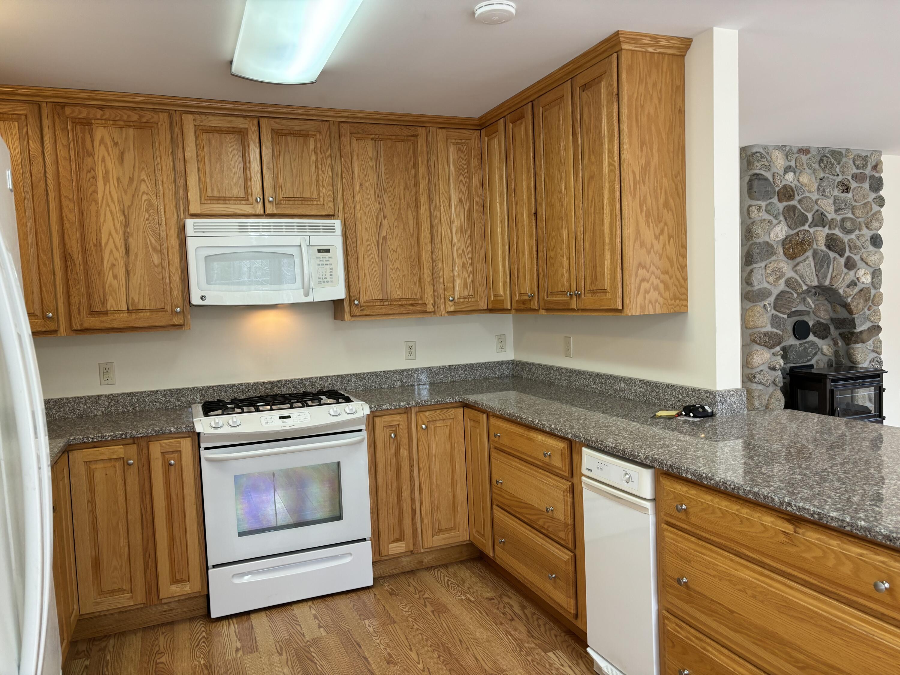 26 Old Nutt Farm Road Rockport ME 04856