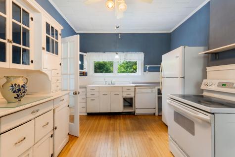 11 Center Street Richmond ME 04357