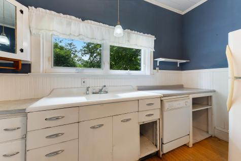 11 Center Street Richmond ME 04357