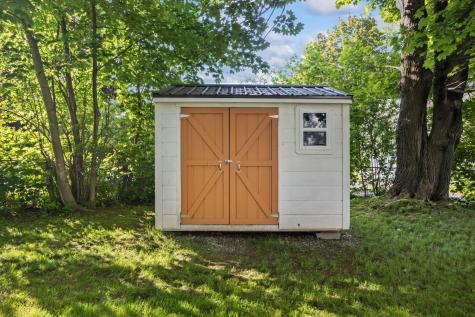 11 Center Street Richmond ME 04357