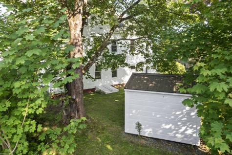 11 Center Street Richmond ME 04357