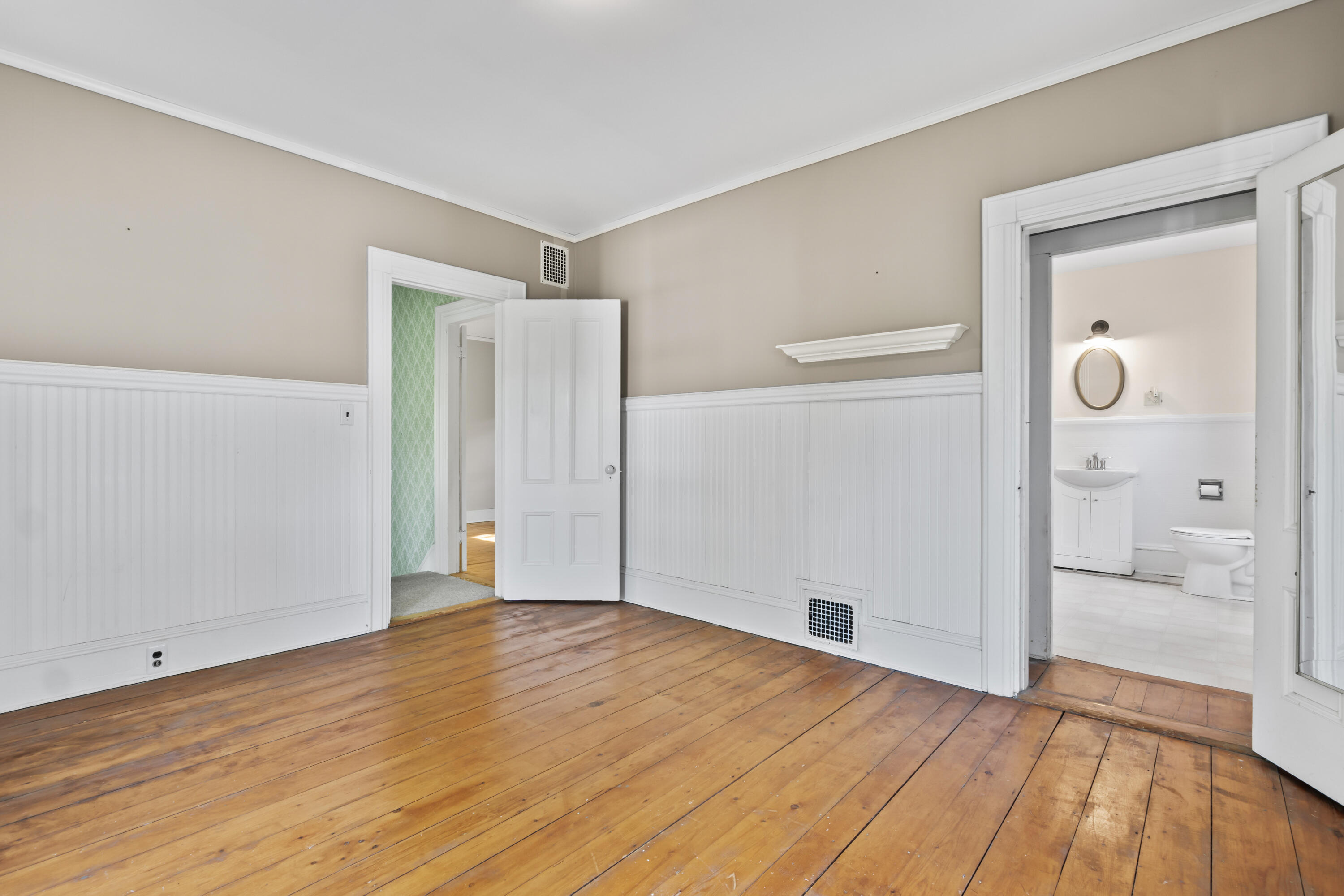 11 Center Street Richmond ME 04357