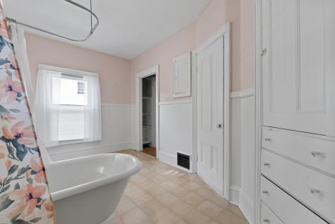 11 Center Street Richmond ME 04357