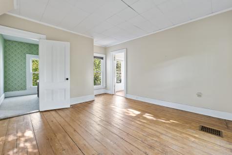 11 Center Street Richmond ME 04357