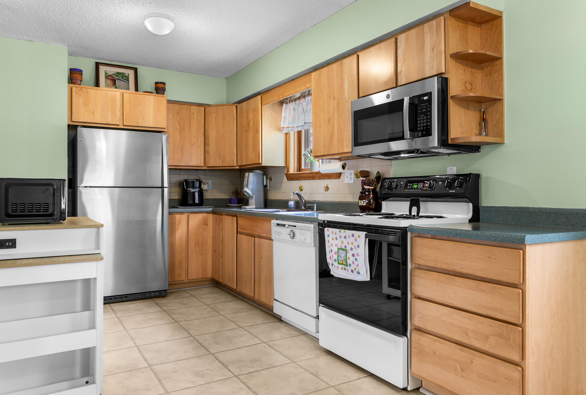 1782 Pushaw Road Glenburn ME 04401