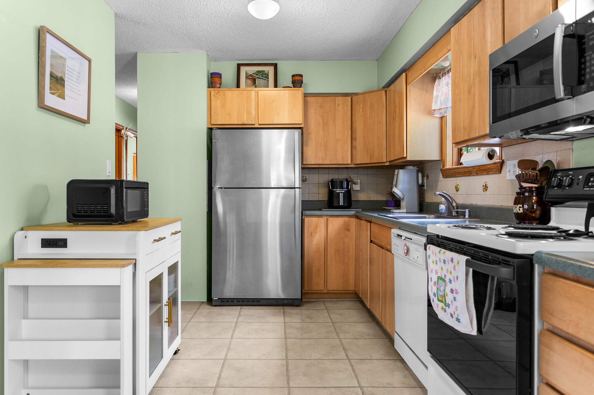 1782 Pushaw Road Glenburn ME 04401