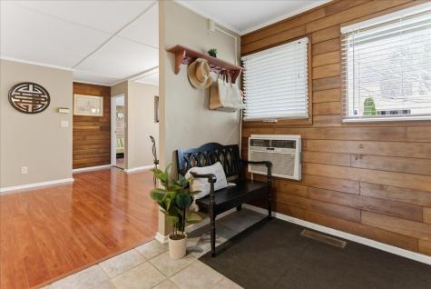 78 Houghton Street Auburn ME 04210