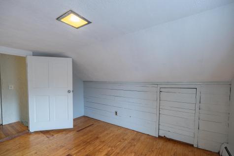 27 Flanders Street Auburn ME 04210