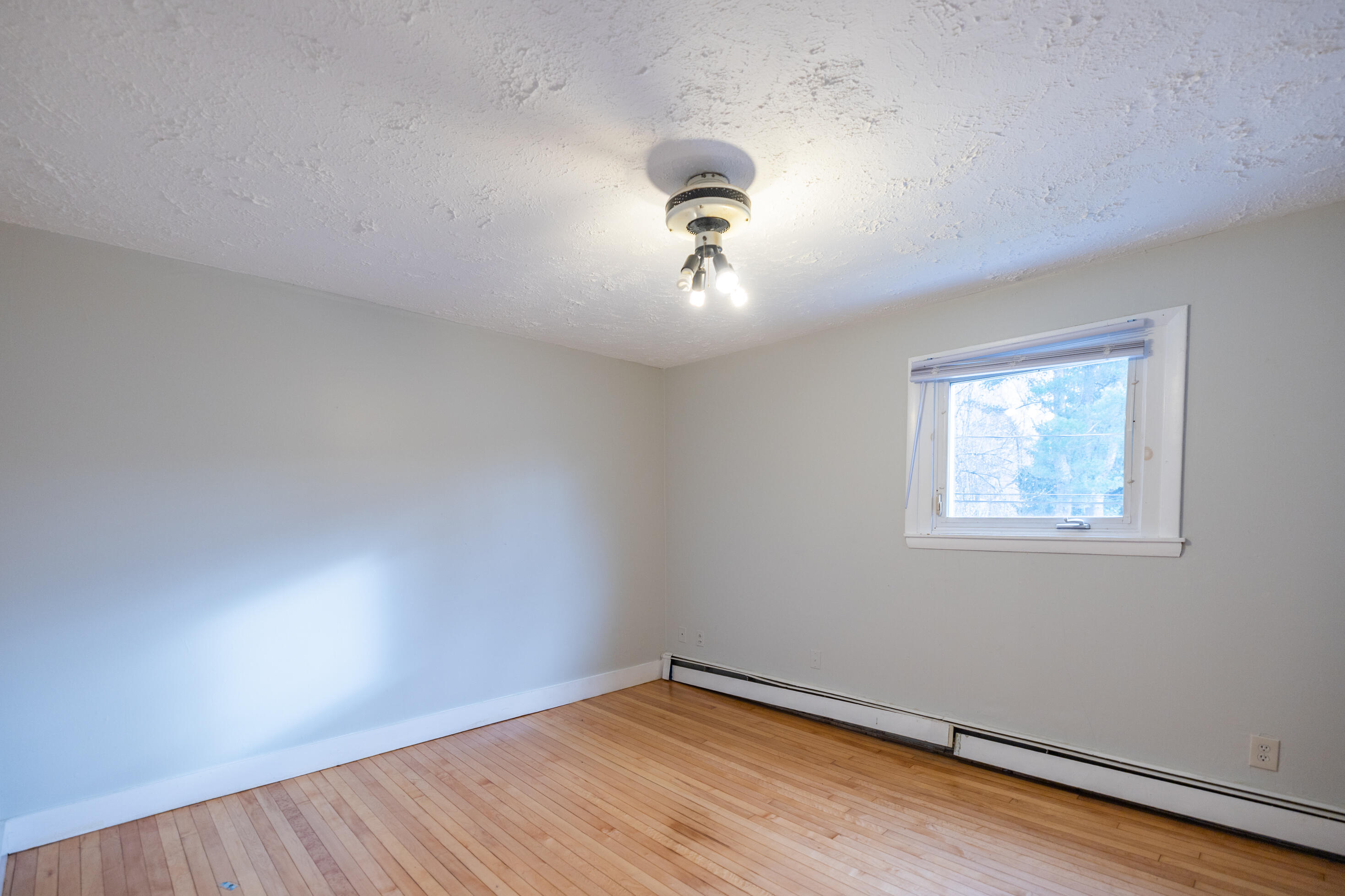 27 Flanders Street Auburn ME 04210