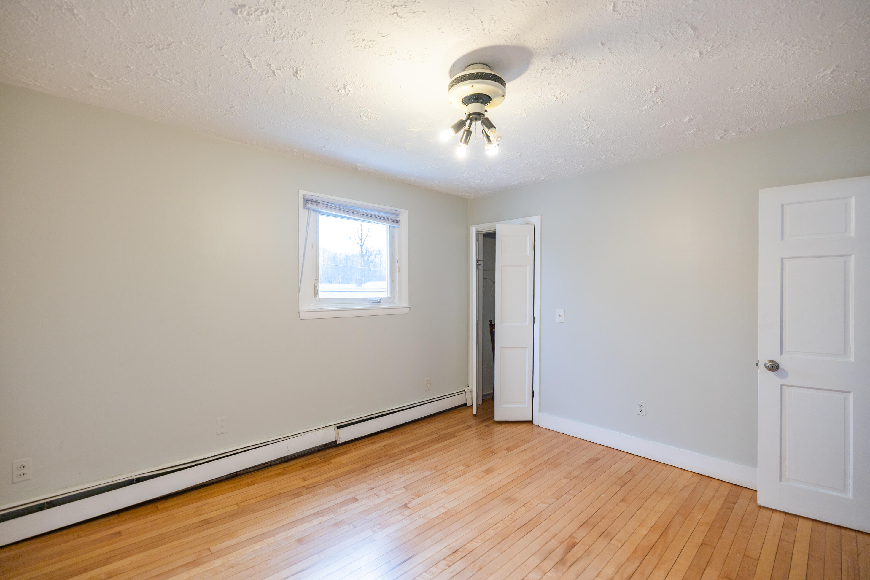 27 Flanders Street Auburn ME 04210