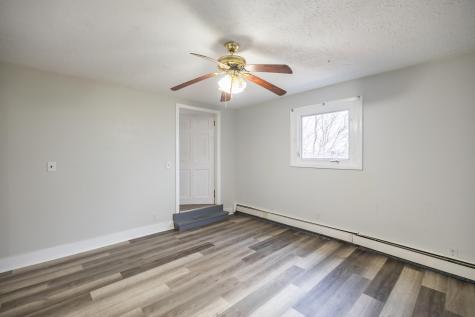 27 Flanders Street Auburn ME 04210