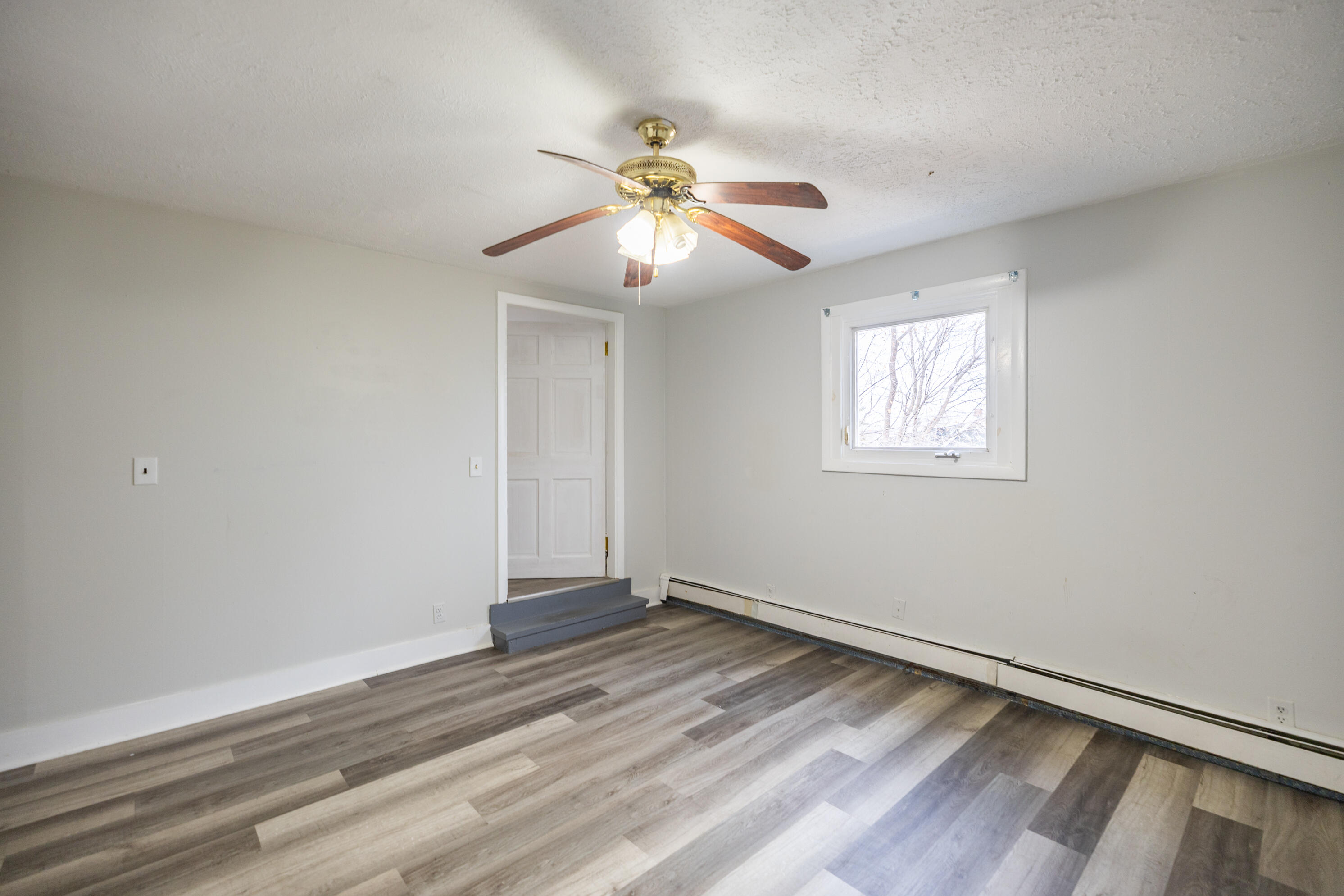 27 Flanders Street Auburn ME 04210