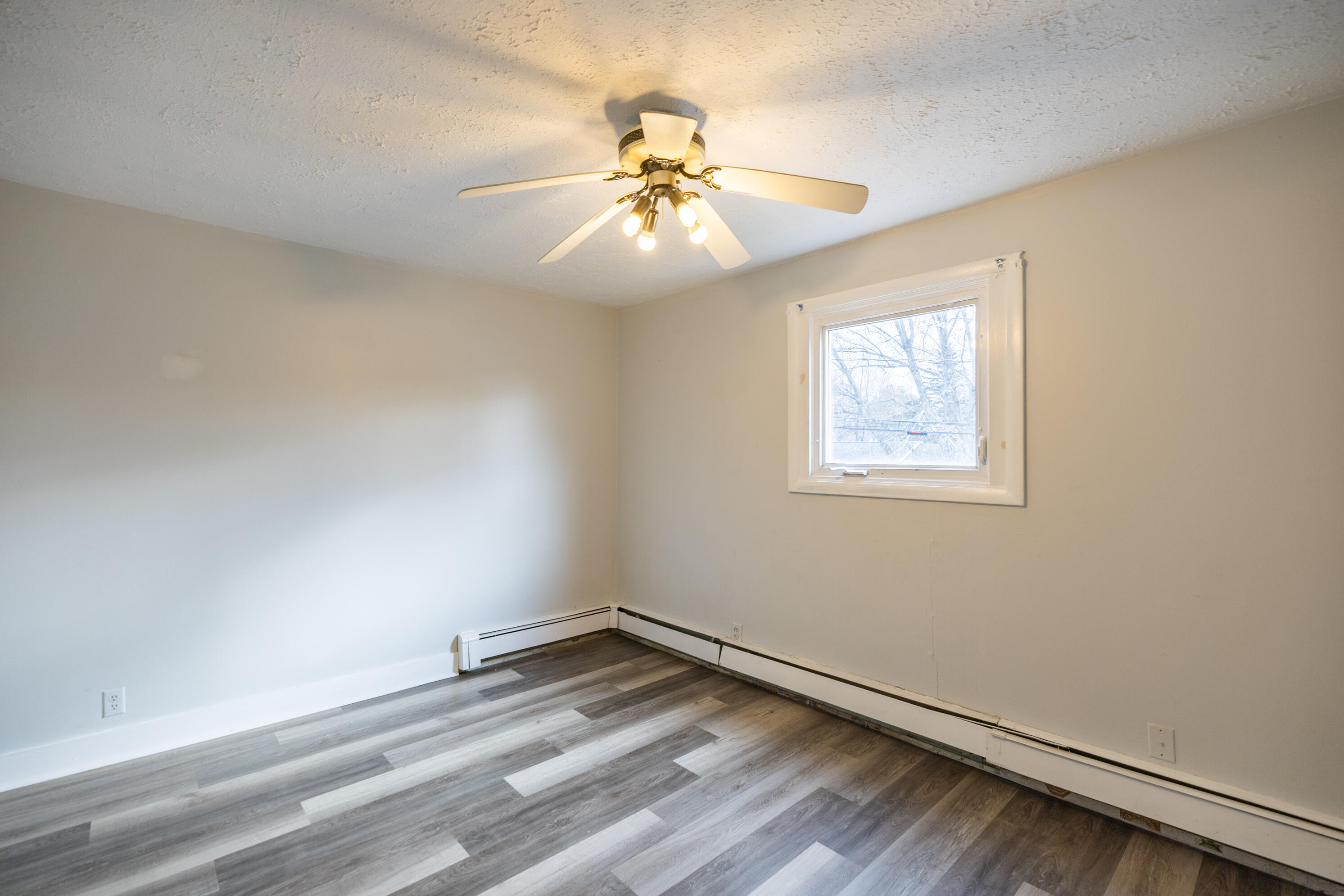 27 Flanders Street Auburn ME 04210