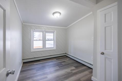 27 Flanders Street Auburn ME 04210