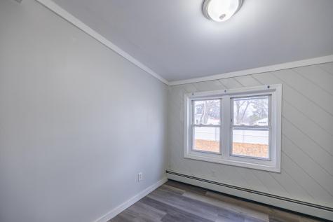 27 Flanders Street Auburn ME 04210