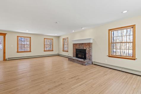 20 Brandywine Circle Auburn ME 04210