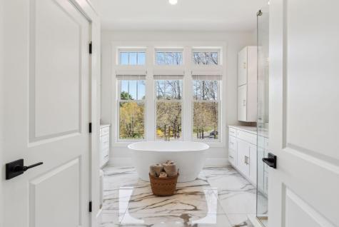 239 Hunter Way Falmouth ME 04105